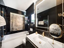 Posh Residence Luxury Suites