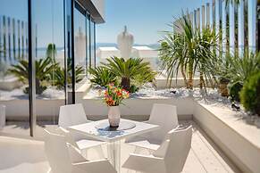 Posh Residence Luxury Suites