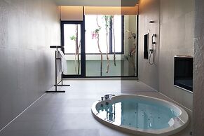 Icolour Villa