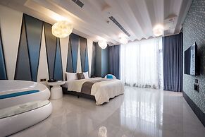 Icolour Villa