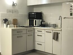 2Rooms Perfect Location  1Min to  Beach