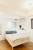 2Rooms Perfect Location  1Min to  Beach