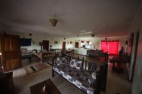 Narasha Guest House