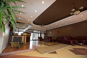 Grand Astra Hotel