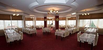 Grand Astra Hotel