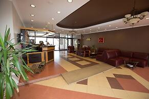 Grand Astra Hotel