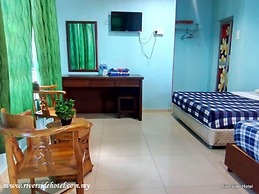 Riverside Hotel