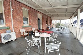Riverina Hotel