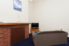 Riverina Hotel