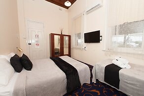 Riverina Hotel