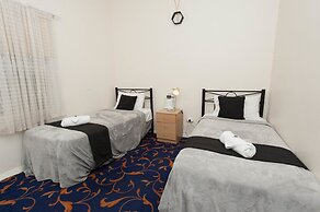 Riverina Hotel