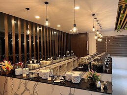 D Arc Hotel