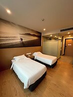 D Arc Hotel
