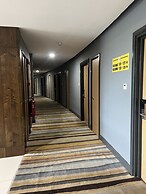 D Arc Hotel