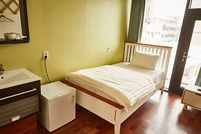 Hotel Guest 145