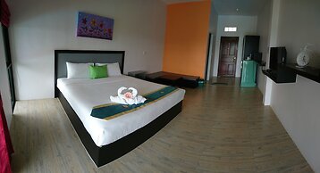 RoomQuest Chonburi Phanat Nikhom
