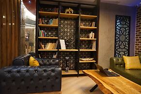 Corner Park Suites