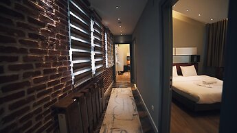 Corner Park Suites