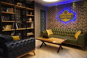 Corner Park Suites