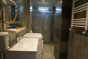 Corner Park Suites