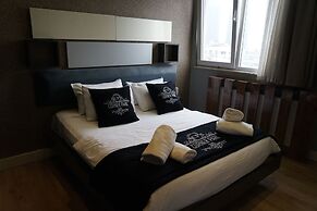 Corner Park Suites