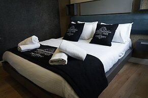 Corner Park Suites