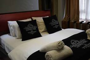 Corner Park Suites