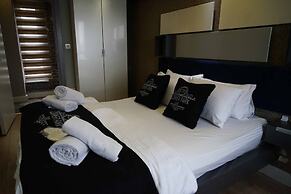 Corner Park Suites