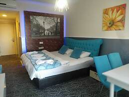 Gold Suite