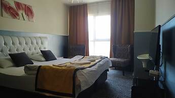 Gold Suite