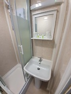 Dove Court Mini Lodge