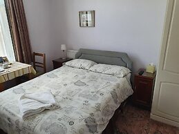 Dove Court Mini Lodge