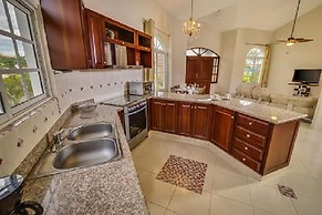 Beautiful Villa in Residential Community