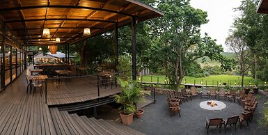 Fugitives' Drift Lodge