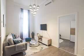 Pelicanstay next to Budapest Basillica