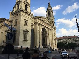 Pelicanstay next to Budapest Basillica