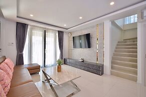 Exquisite Pool Villa C