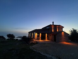 Nomad Inn