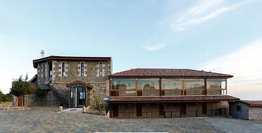 Nomad Inn