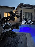A Riverbed Guesthouse