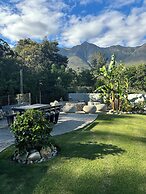A Riverbed Guesthouse