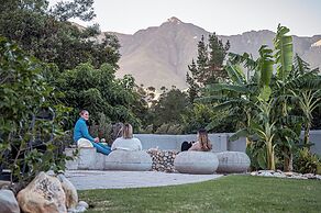 A Riverbed Guesthouse