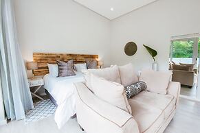 A Riverbed Guesthouse