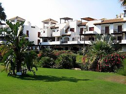 Venavera H21a - 2 Dorm / 1bath Walk to Beach