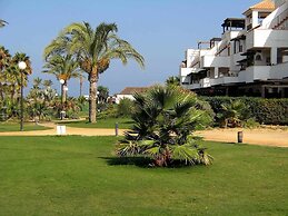 Venavera H21a - 2 Dorm / 1bath Walk to Beach