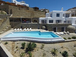 Villa DeLucien
