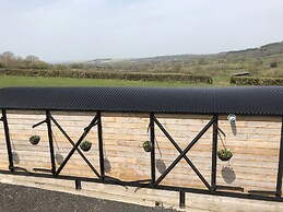 Greenacres Self Catering Railway Wagon-Glamping
