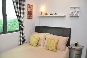 Lawang Suite Apartment With Balcony