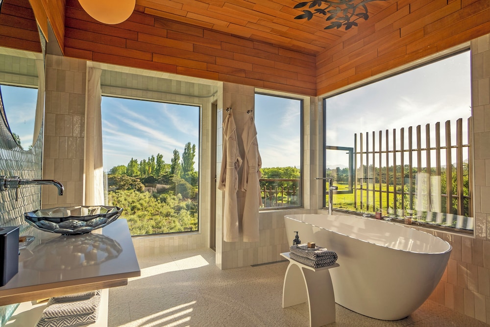 Hapuku Lodge & Tree Houses