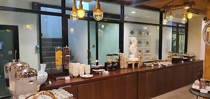 The Beach Resort & Residence